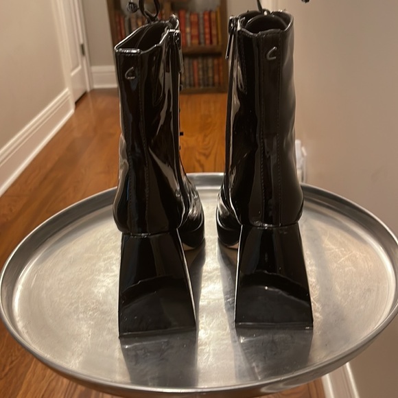 Circus size 6.5 new boots! Have zipper inside and laces! - Picture 3 of 5